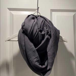 American Apparel CIRCLE SCARF Like new